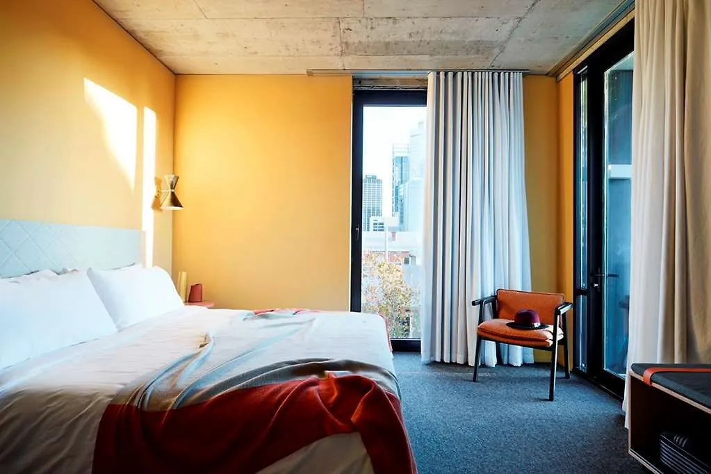 ****  Alex Hotel Perth Australia